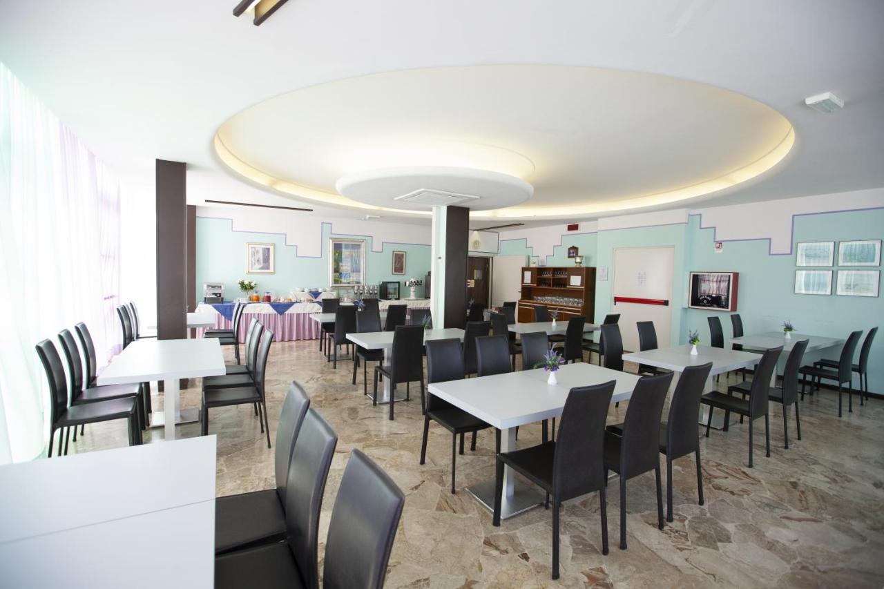 Hotel Mirage Bellaria-Igea Marina Buitenkant foto