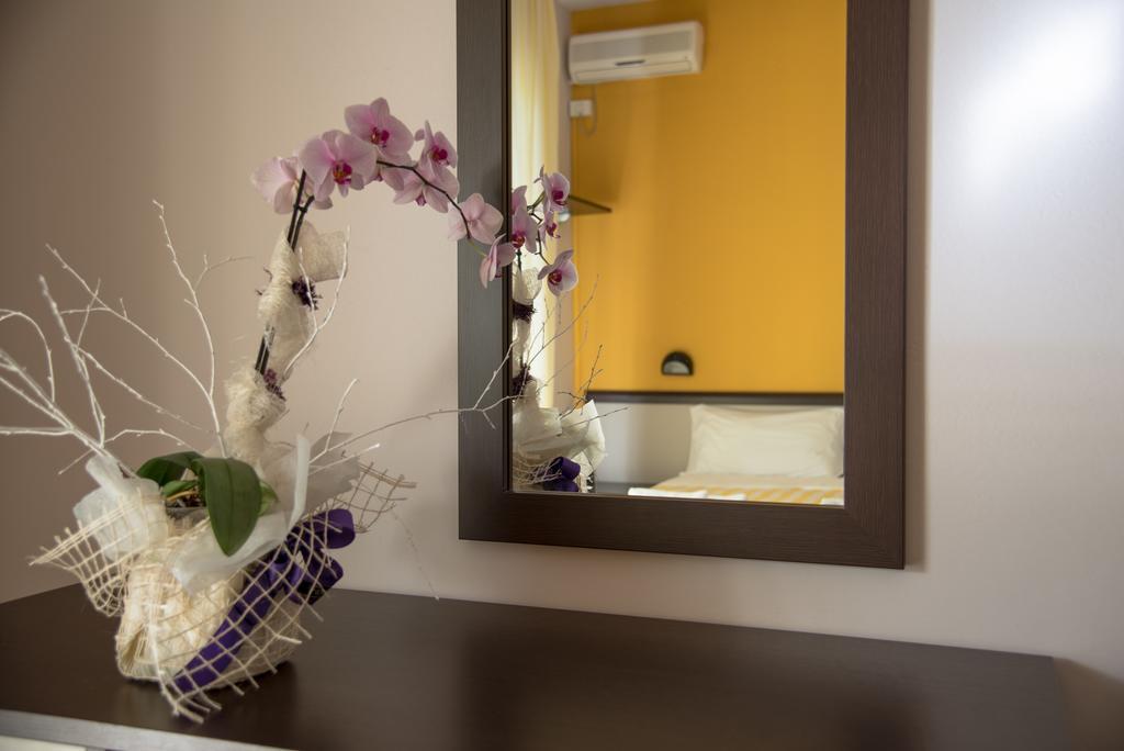 Hotel Mirage Bellaria-Igea Marina Buitenkant foto