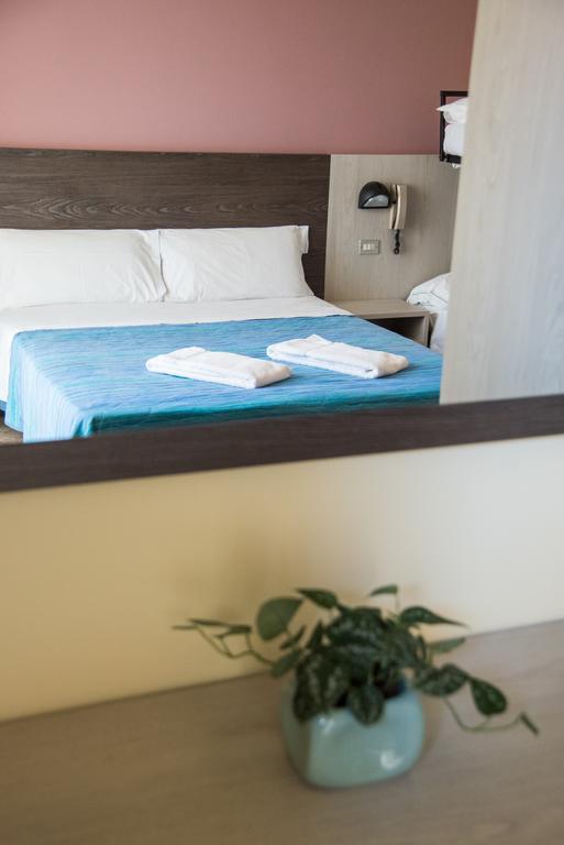 Hotel Mirage Bellaria-Igea Marina Buitenkant foto