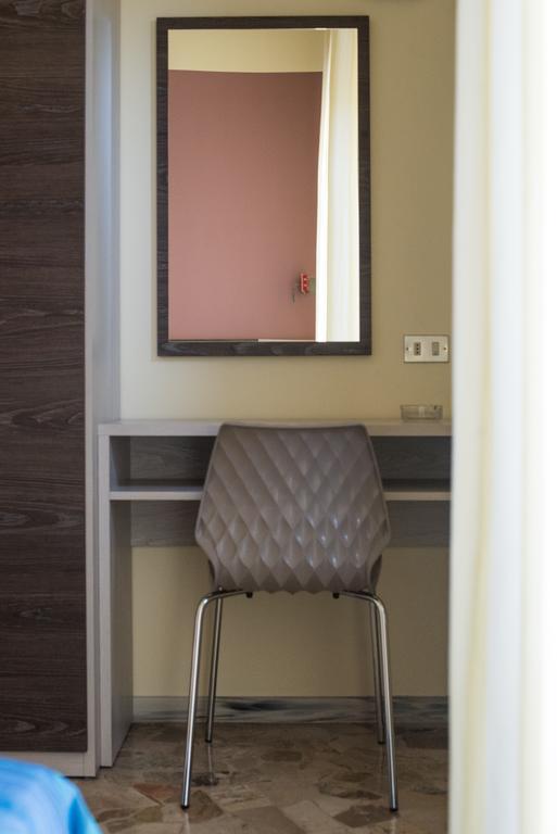 Hotel Mirage Bellaria-Igea Marina Buitenkant foto