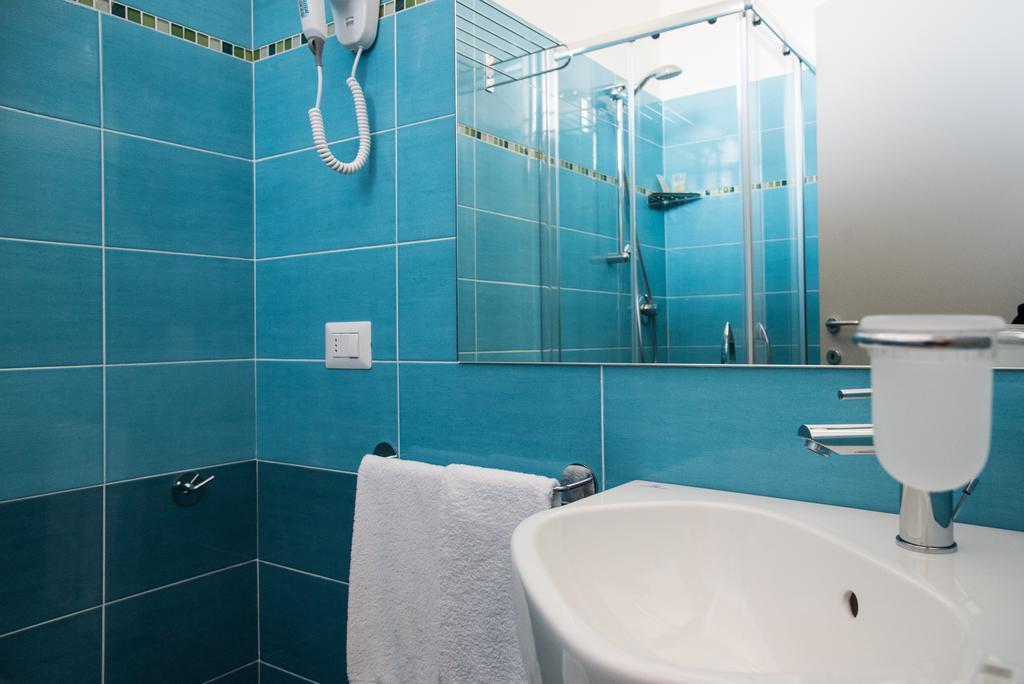 Hotel Mirage Bellaria-Igea Marina Buitenkant foto