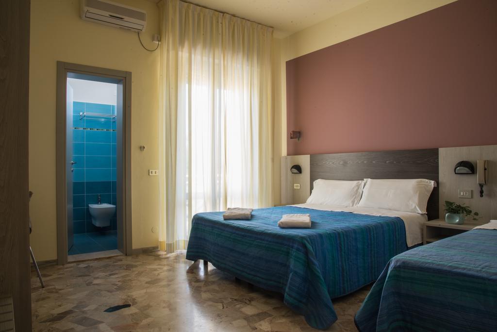 Hotel Mirage Bellaria-Igea Marina Buitenkant foto
