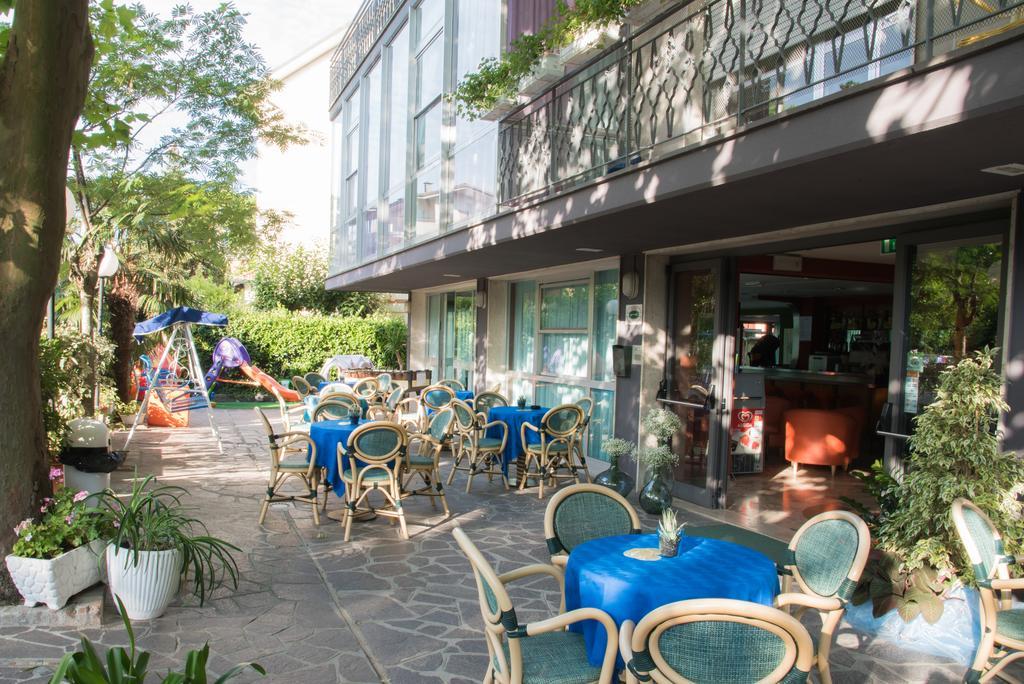 Hotel Mirage Bellaria-Igea Marina Buitenkant foto