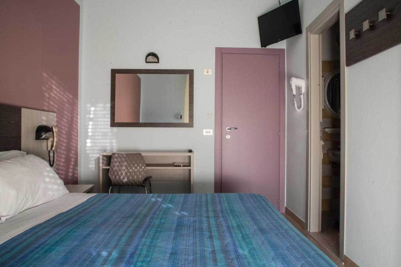 Hotel Mirage Bellaria-Igea Marina Buitenkant foto